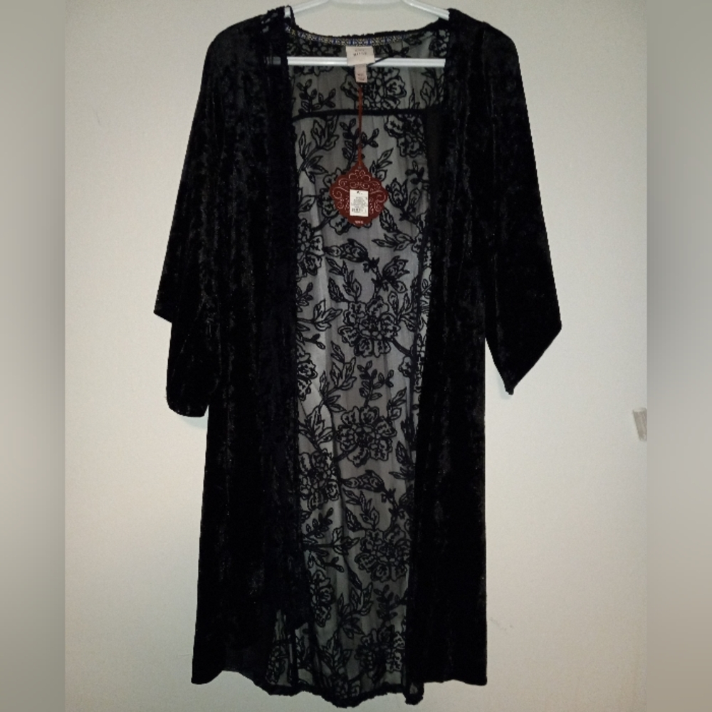 Women's Cape..Crushed Velvet..Black..M/L..Maxi Cape